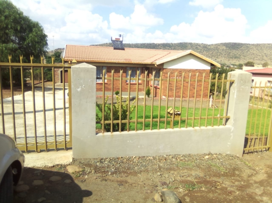 3 Bedroom Property for Sale in Molifi Tau Kloof Free State